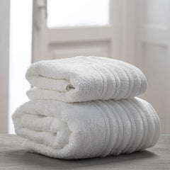Set di due asciugamani da bagno super morbidi, articoli essenziali per il bagno.