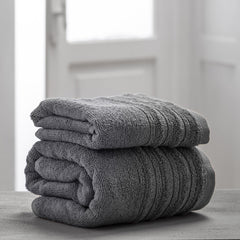 Set di due asciugamani da bagno super morbidi, articoli essenziali per il bagno.